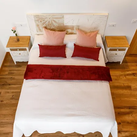 Rural Fuente Juliana Zajazd Barrio de Arriba